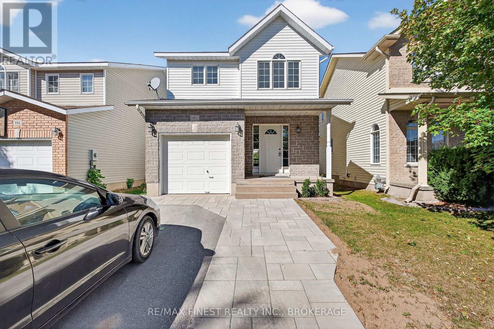 992 Bluffwood Ave, Kingston, ON K7K 7K6