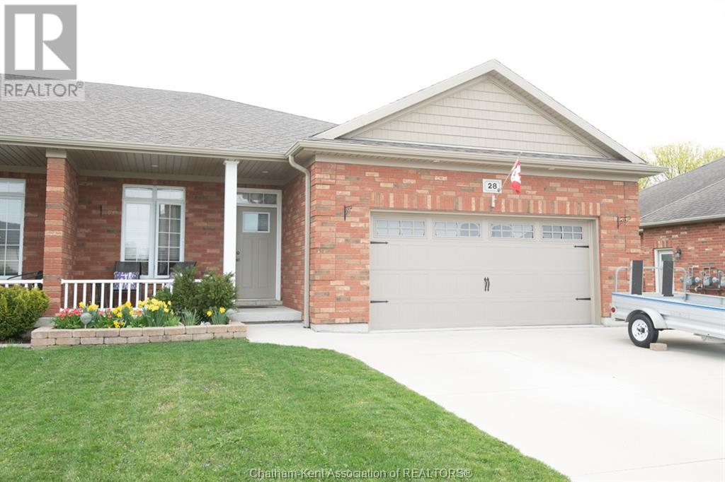 28 Leisure Ln, Chatham-Kent, ON N0P 1M0