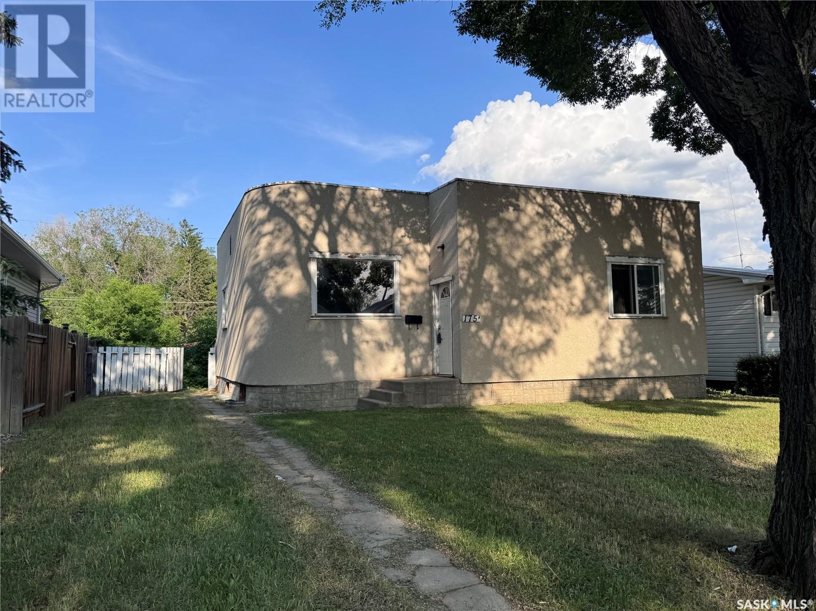 175 Smith St N, Regina, SK S4R 2K8