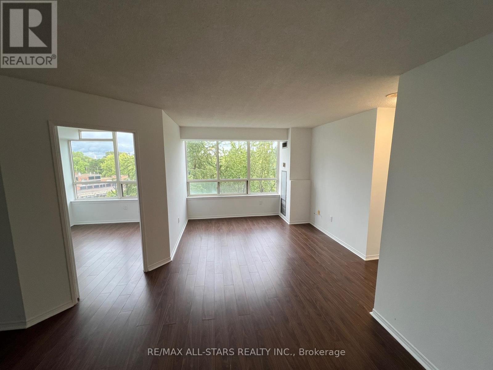 611 5 Greystone Walk Dr, Toronto, ON M1K 5J3