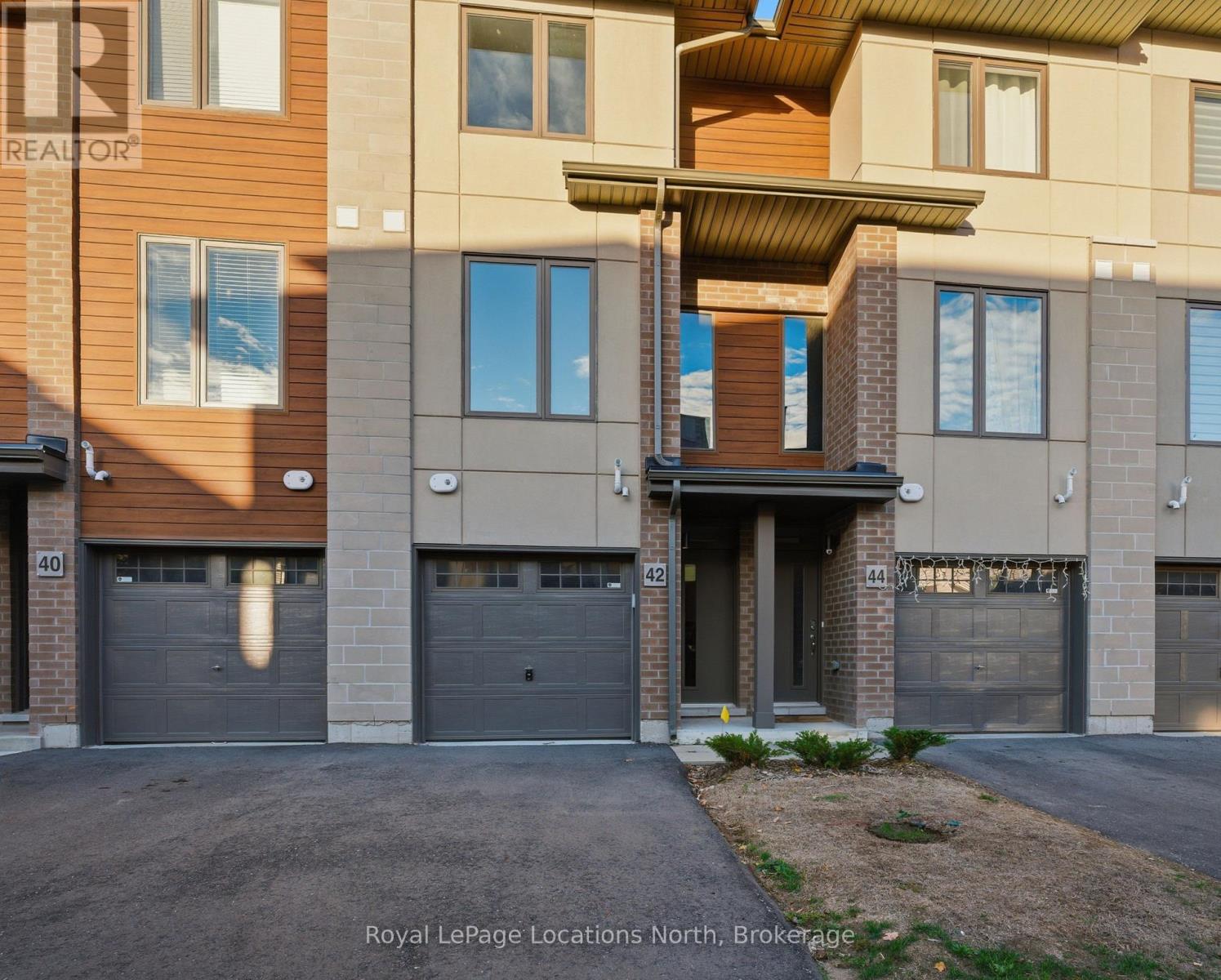 42 Winters Cres, Collingwood, ON L9Y 5H8