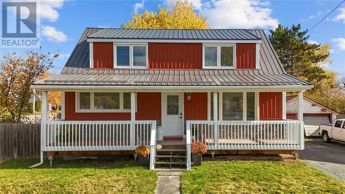 573 Phillip St, Lively, ON P3Y 1N1