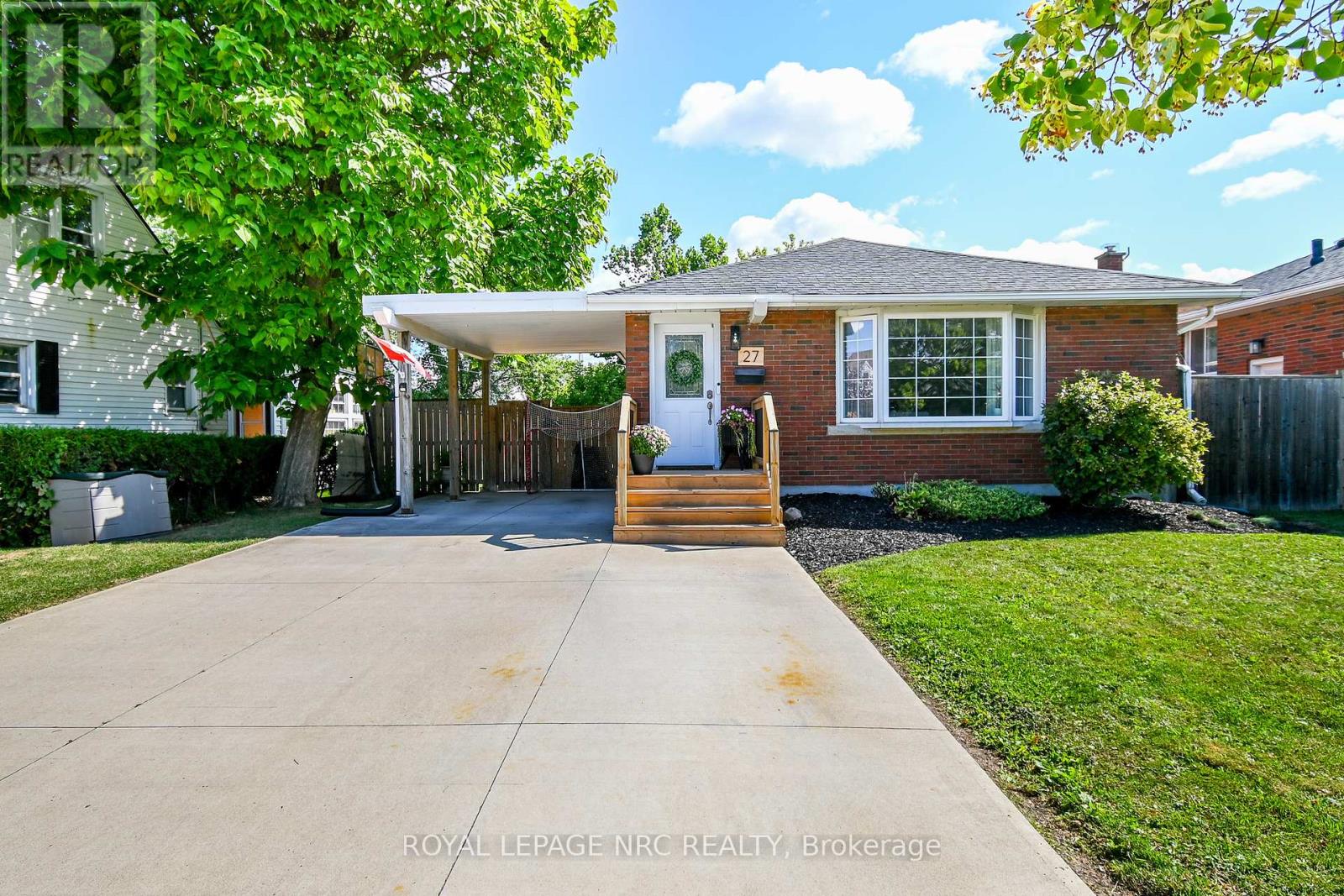 27 Blain Pl, St. Catharines E. Chester, ON L2P 2R4