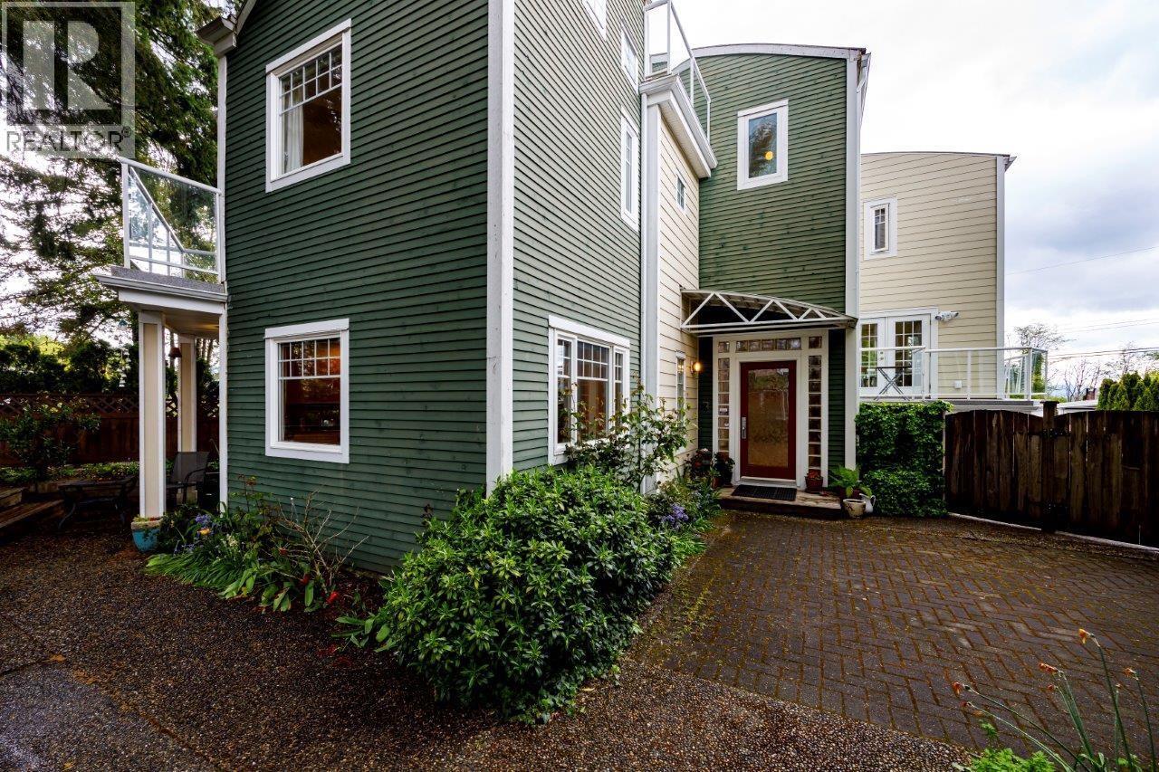 26 N Stratford Ave, Burnaby, BC V5B 1K9