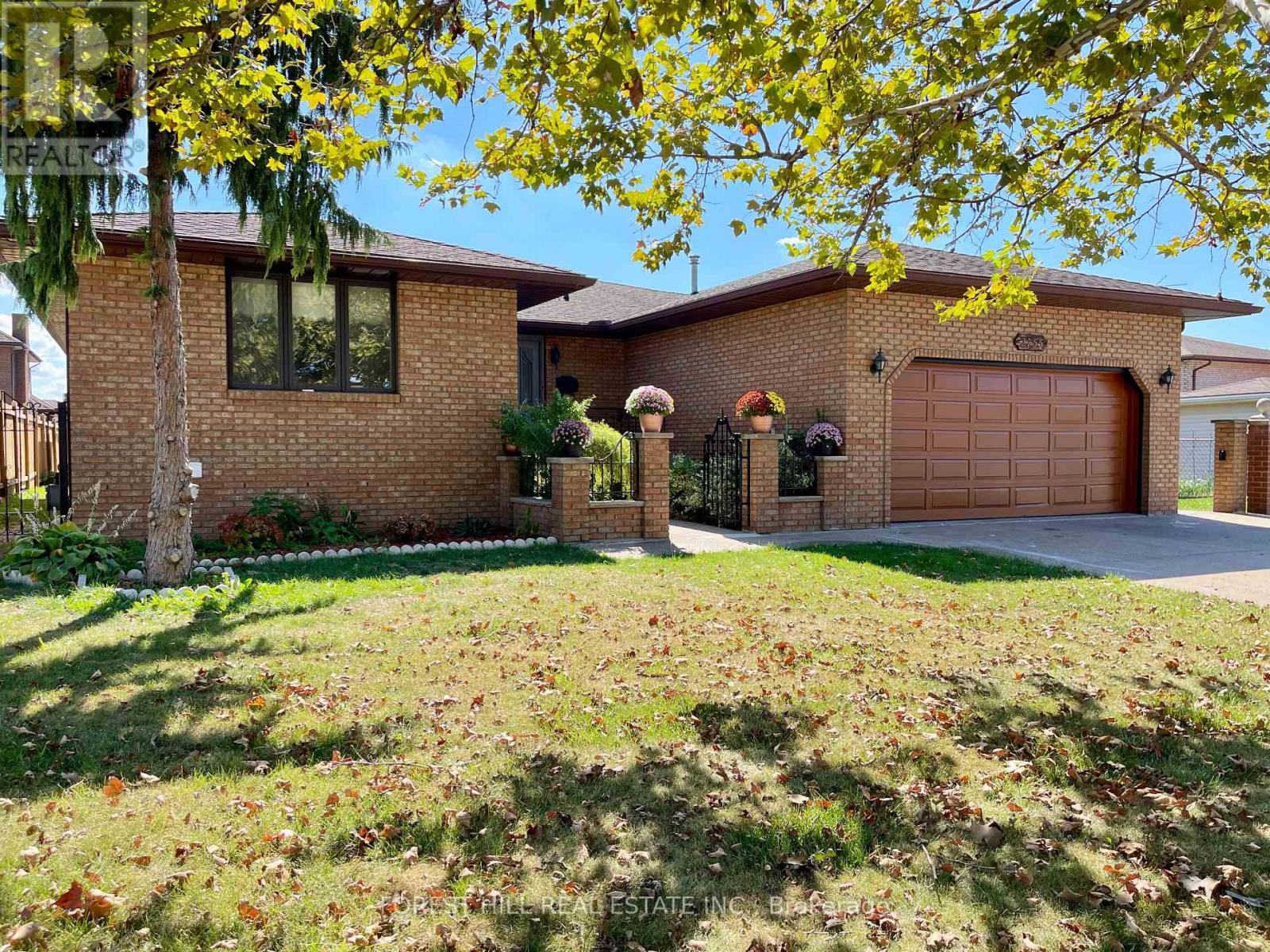 2755 Lionel Dr, Windsor, ON N8X 4X5