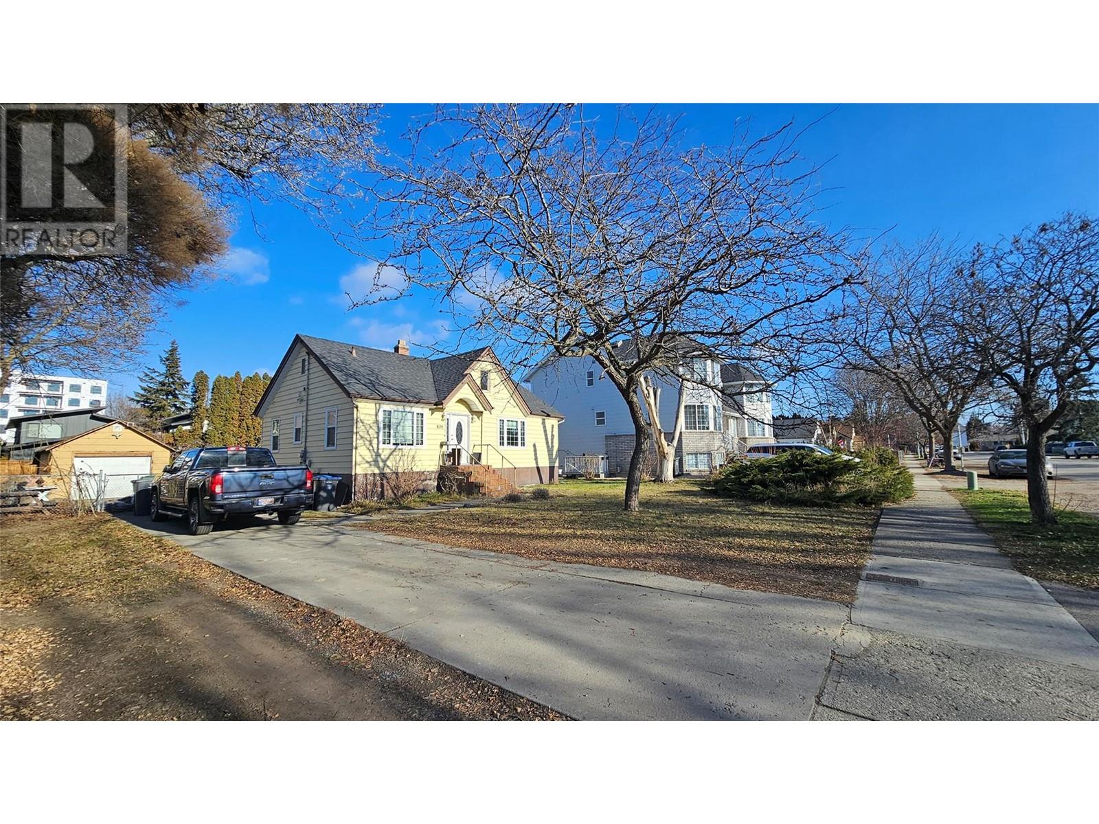 828 Dehart Ave, Kelowna, BC V1Y 6A2