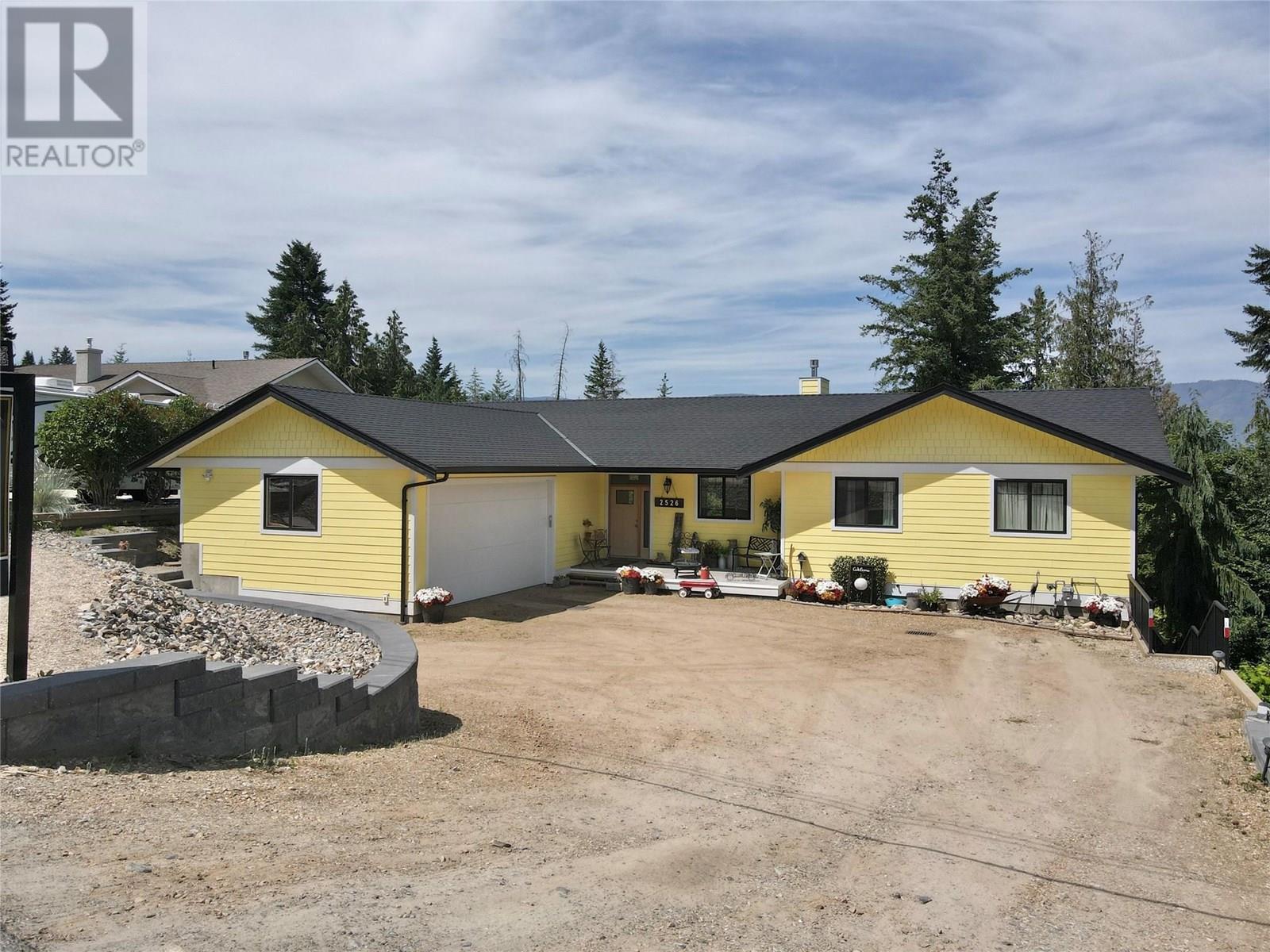 2526 Waverly Dr, Blind Bay, BC V0E 1H2