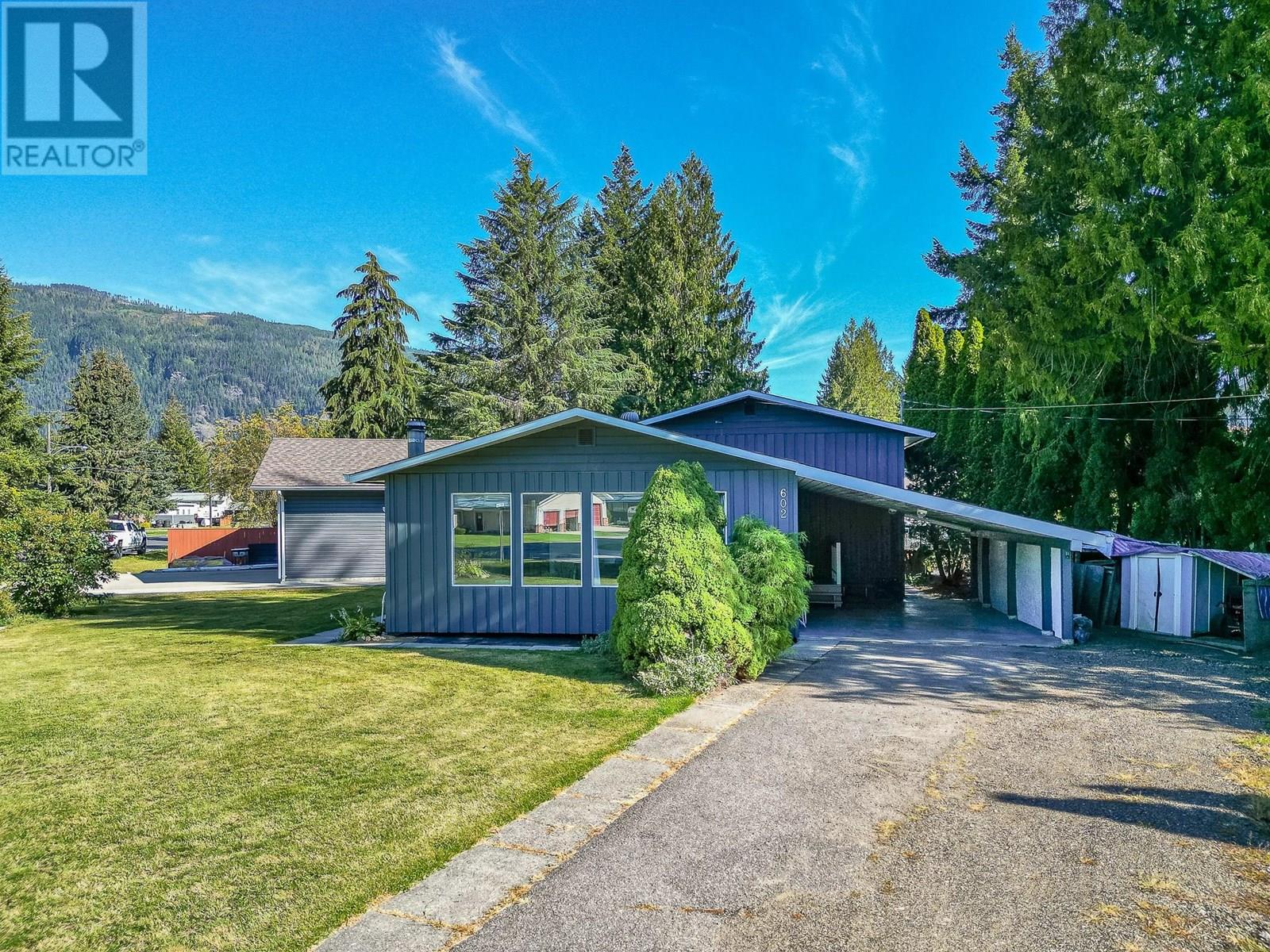 602 Maple St, Sicamous, BC V0E 2V1