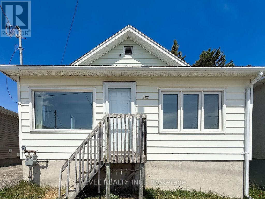 123 Croatia Ave, Timmins, ON P0N 1G0