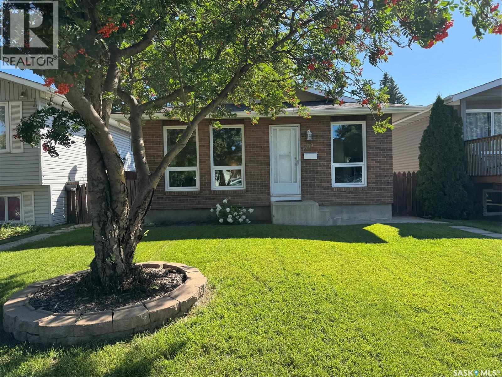 1509 Laura Ave, Saskatoon, SK S7N 2R8