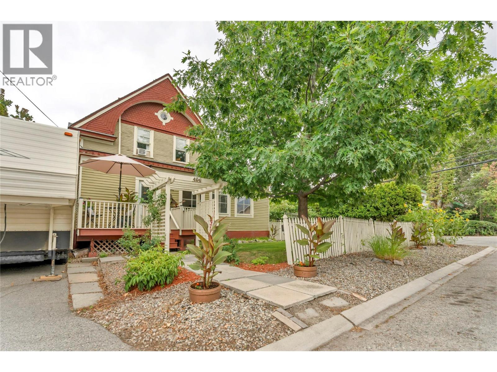 494 Young St, Penticton, BC V2A 5T1