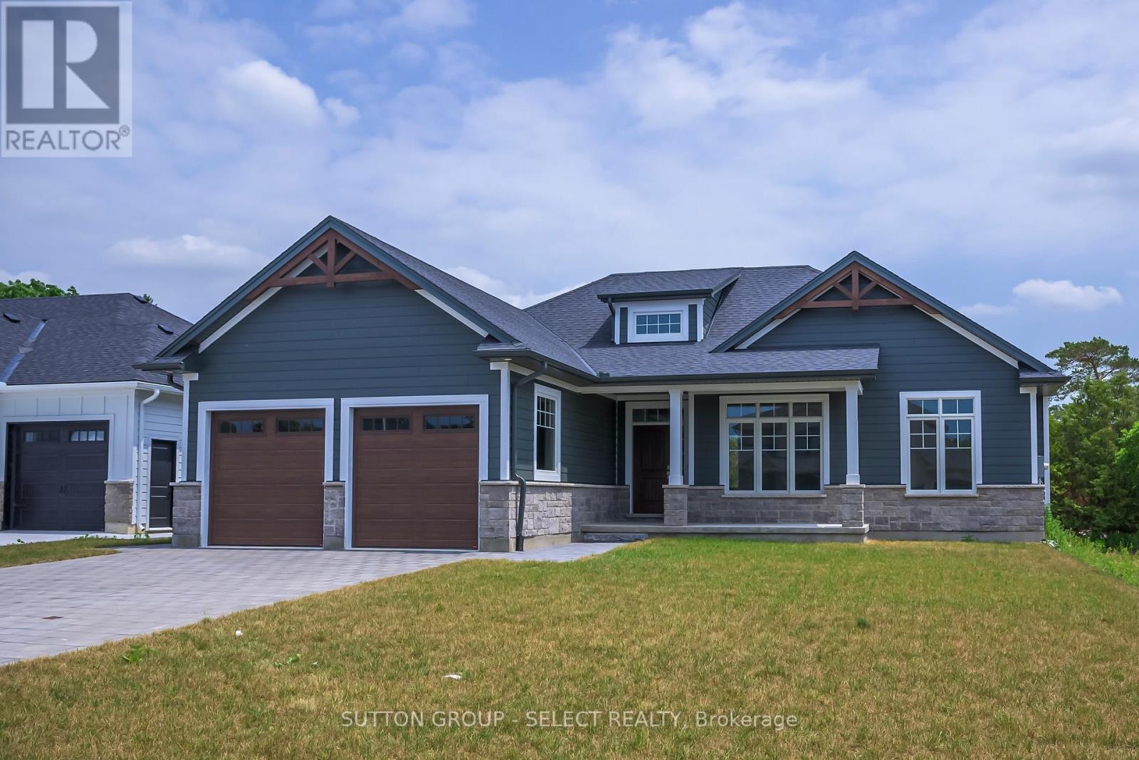 7 Spruce Cres, North Middlesex, ON N0M 2K0