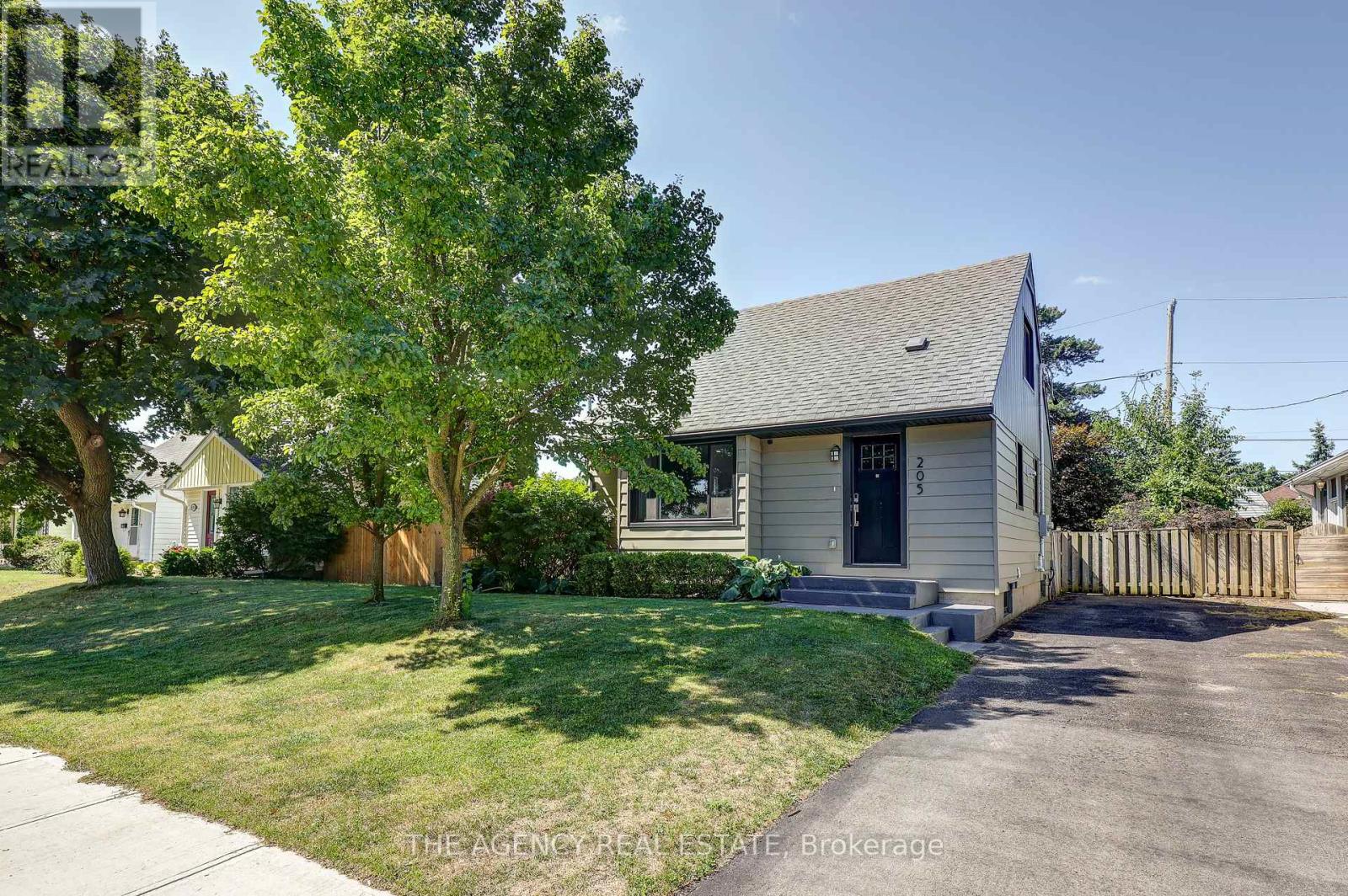 205 Rhine Ave, London, ON N5Y 1C7