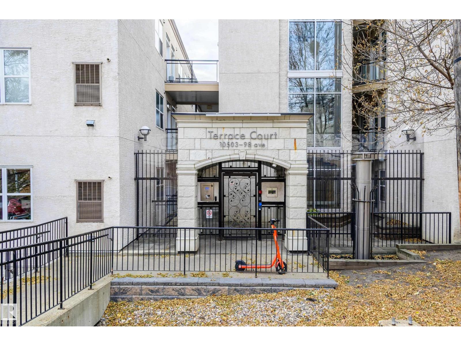 10503 98 Avenue Northwest #206, Edmonton, AB T5K 0B2