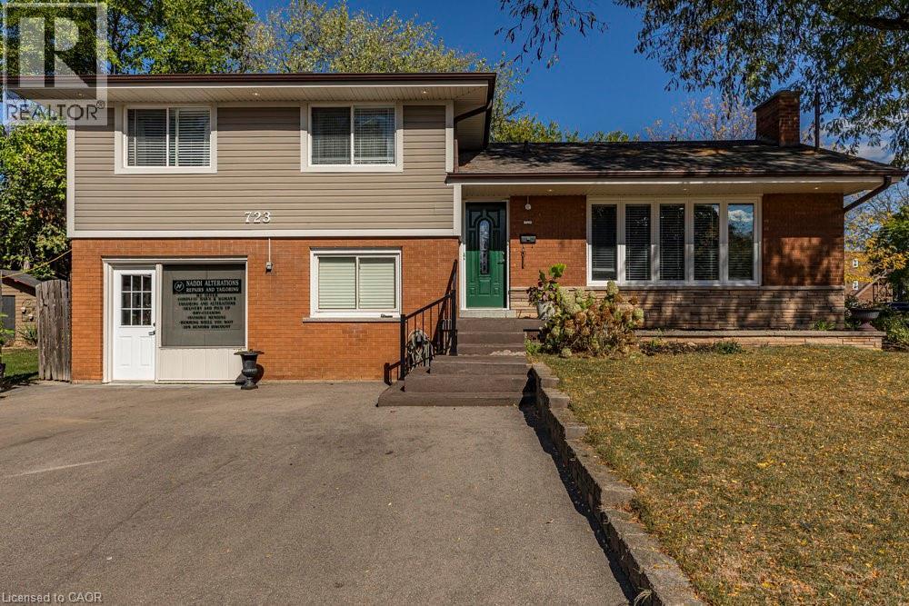 723 Hyde Rd, Burlington, ON L7S 1S6