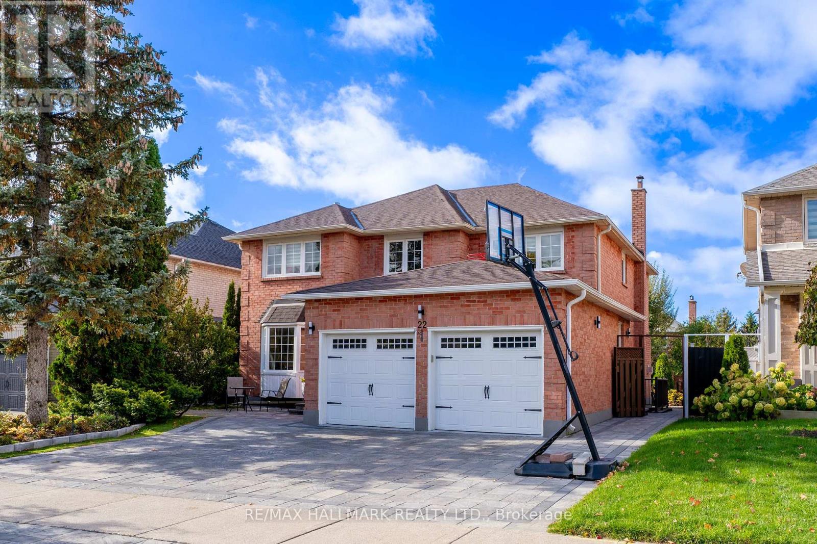 22 Larratt Ln Ave, Richmond Hill, ON L4C 9H3