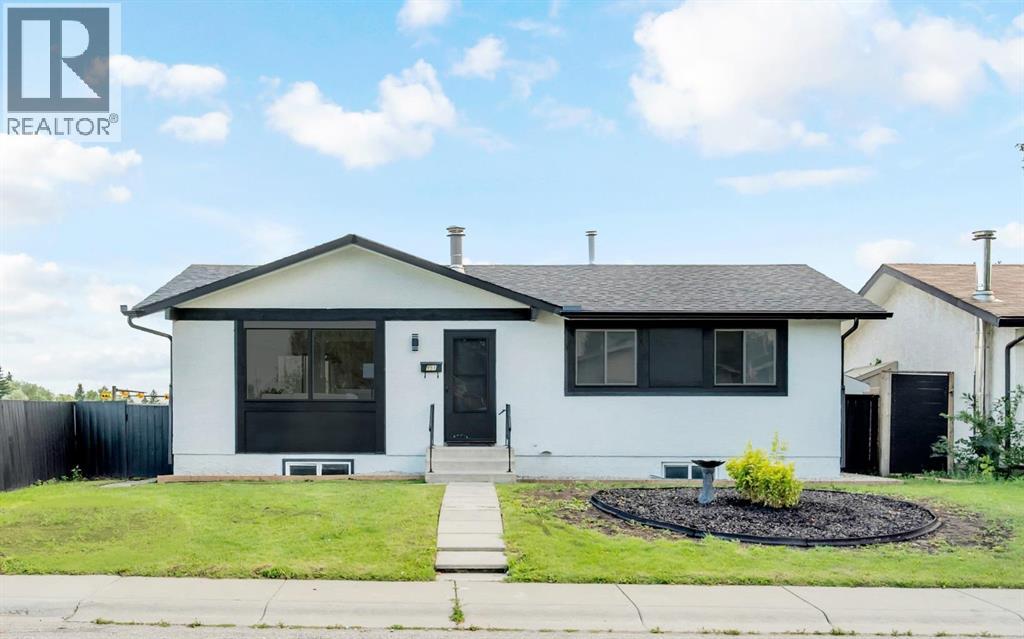 951 Maitland Way NE, Calgary, AB T2A 5M8