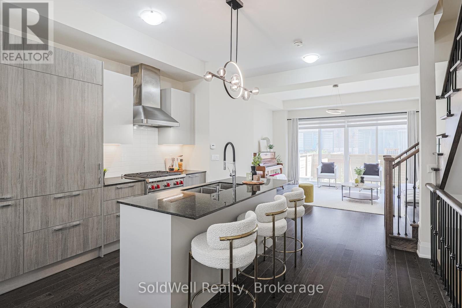243 Smallwood Cir, Vaughan Brownridge, ON L4J 0K8