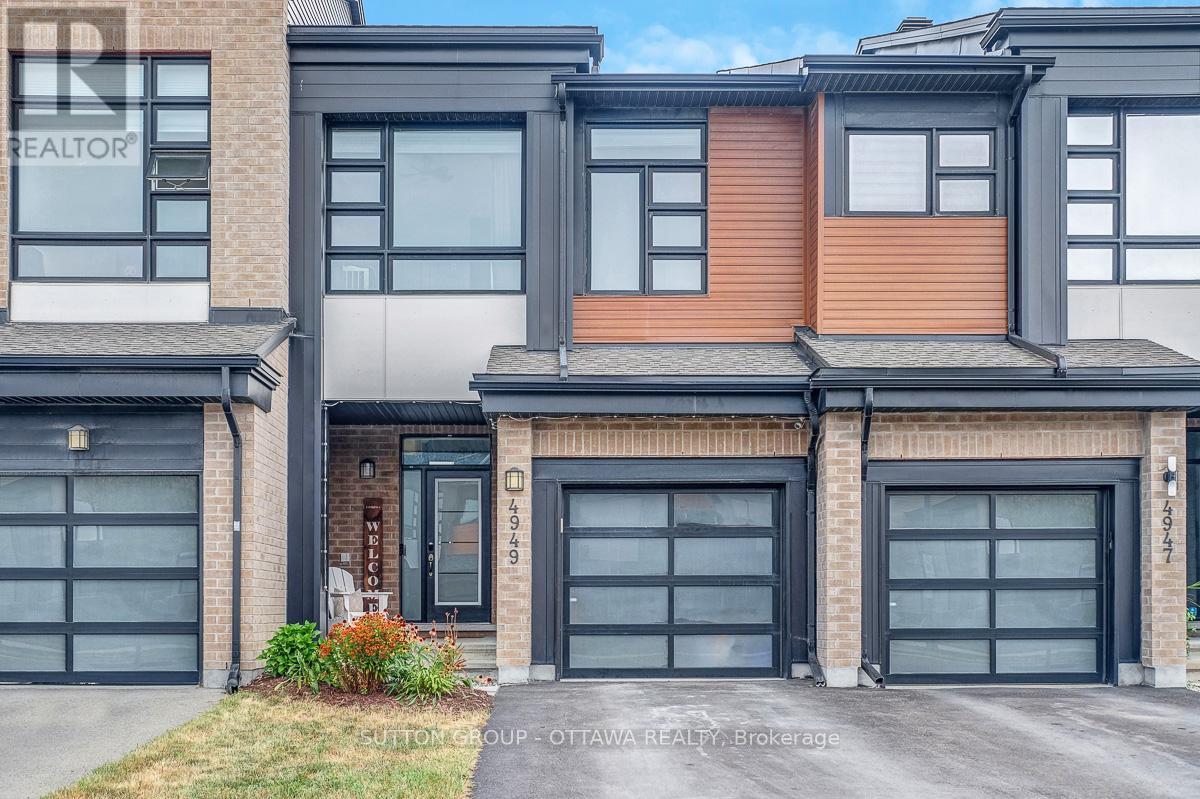 4949 Abbott St E, Ottawa, ON K2S 1E7