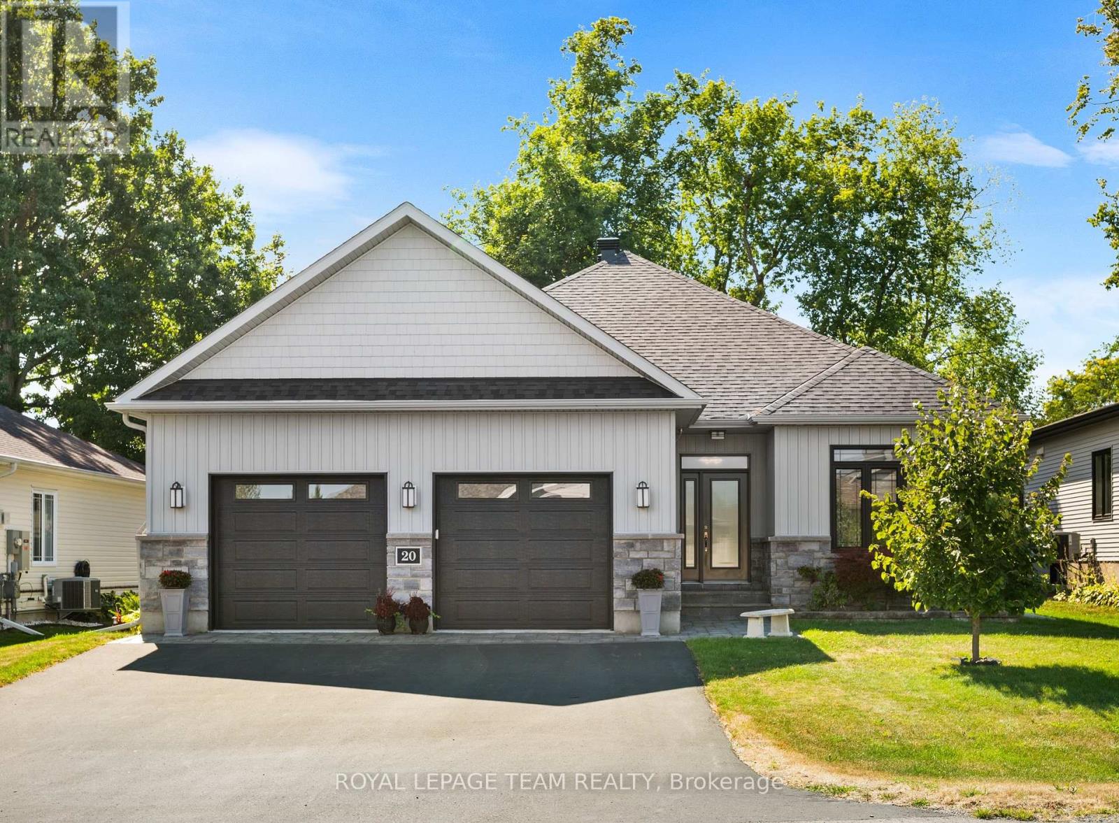 20 Eleanor Dr, South Stormont, ON K0C 1P0