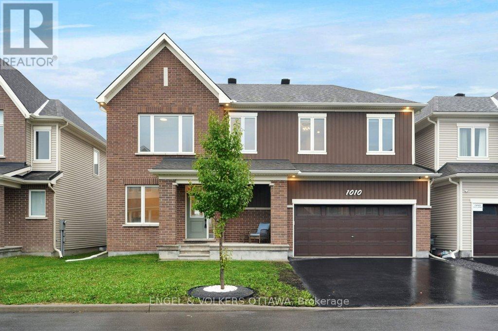1010 Carden Ln, Ottawa, ON K1W 0N3