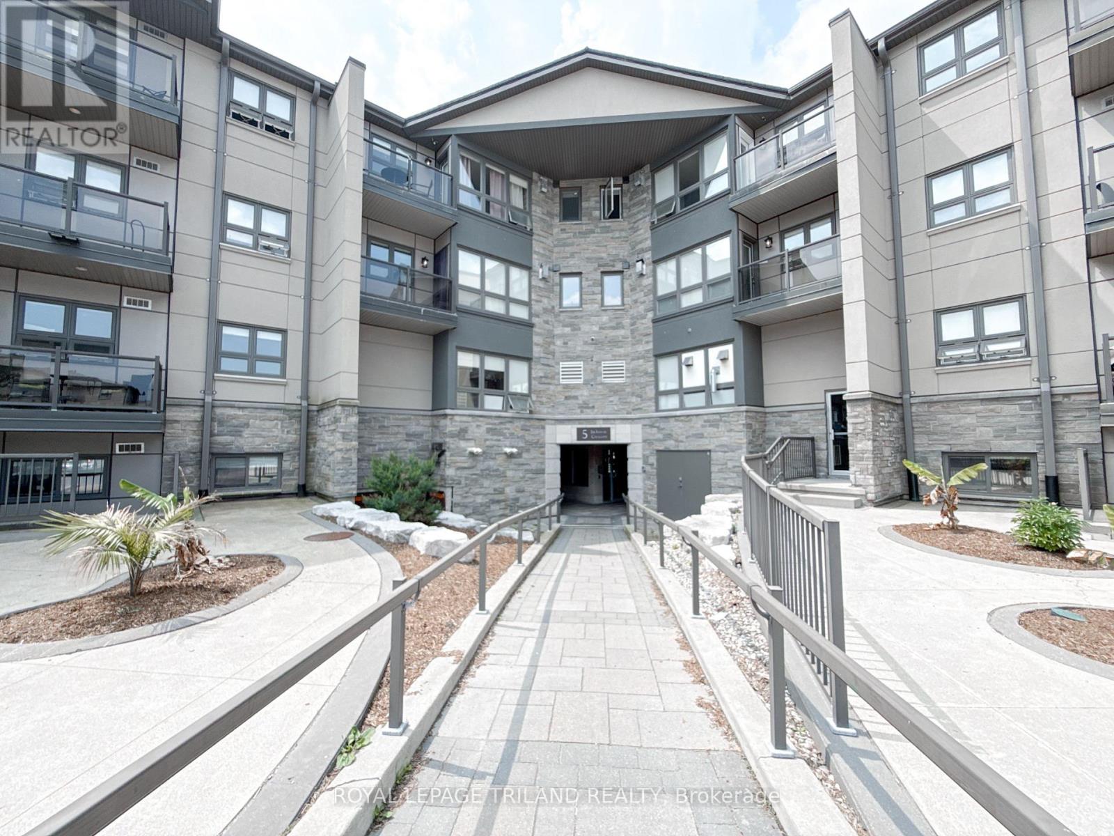110 5 Jacksway Cres, London, ON N5X 3T6