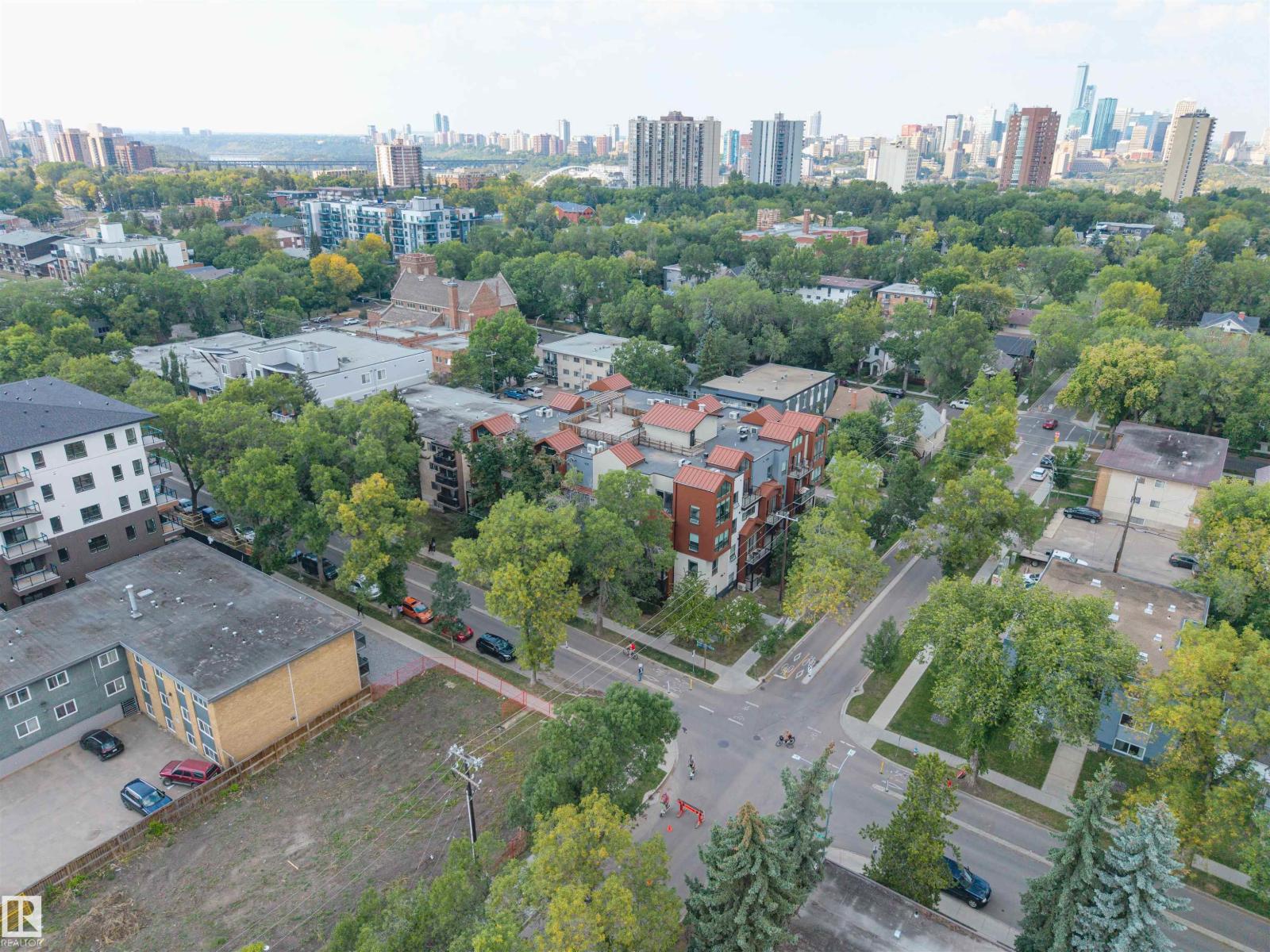 10006 83 Avenue Northwest #204, Edmonton, AB T6E 2C2