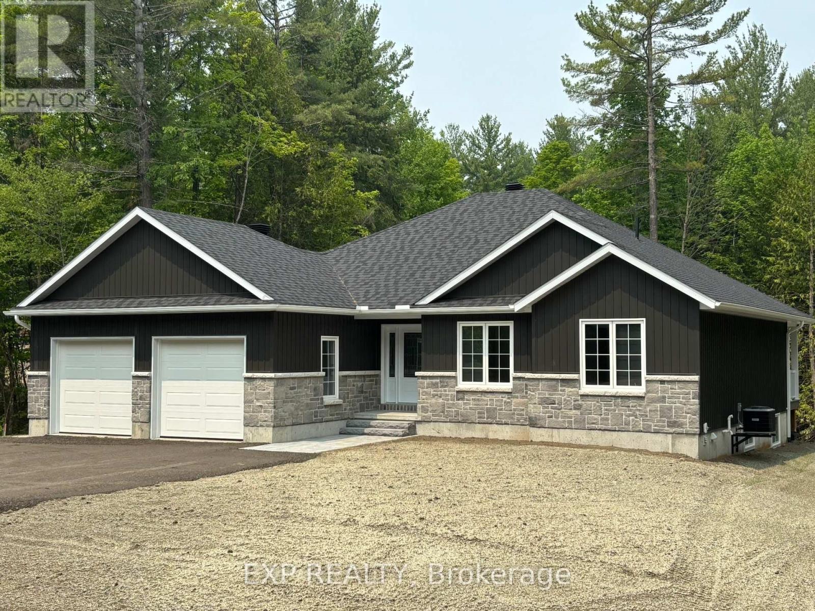 912 Burnstown Rd, McNab/Braeside, ON K0J 1G0
