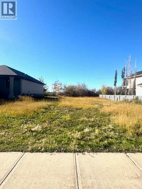 12606 Lakeshore Dr, Grande Prairie, AB T8X 8C6