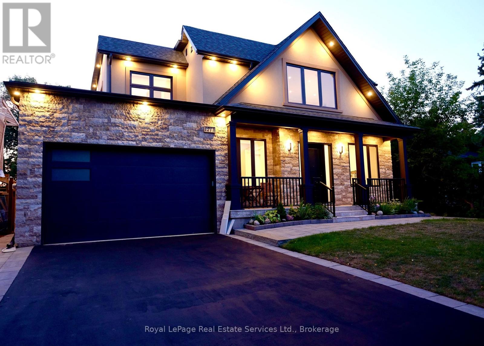 1211 Pinegrove Rd, Oakville, ON L6L 2W8