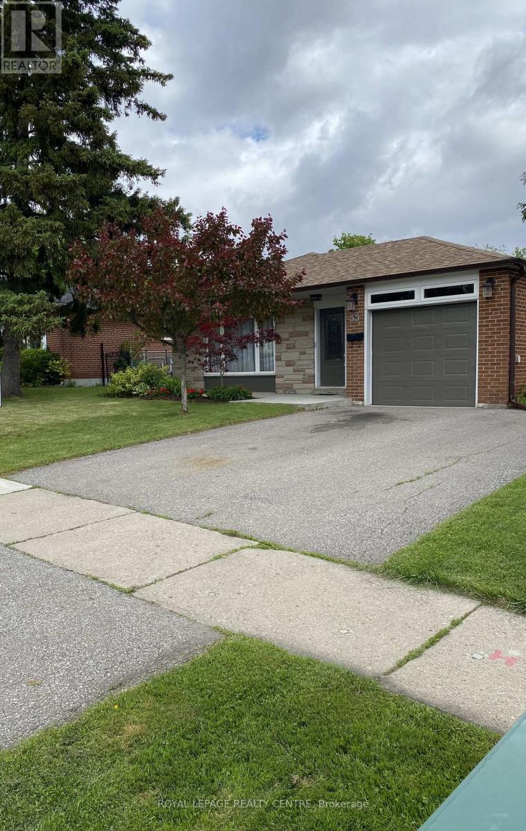 35 Aintree Cres, Brampton, ON L6T 2T2