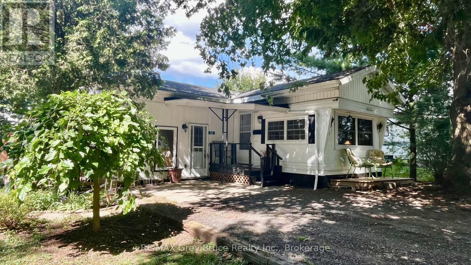 126 Harvey St, Georgian Bluffs, ON N0H 2N0