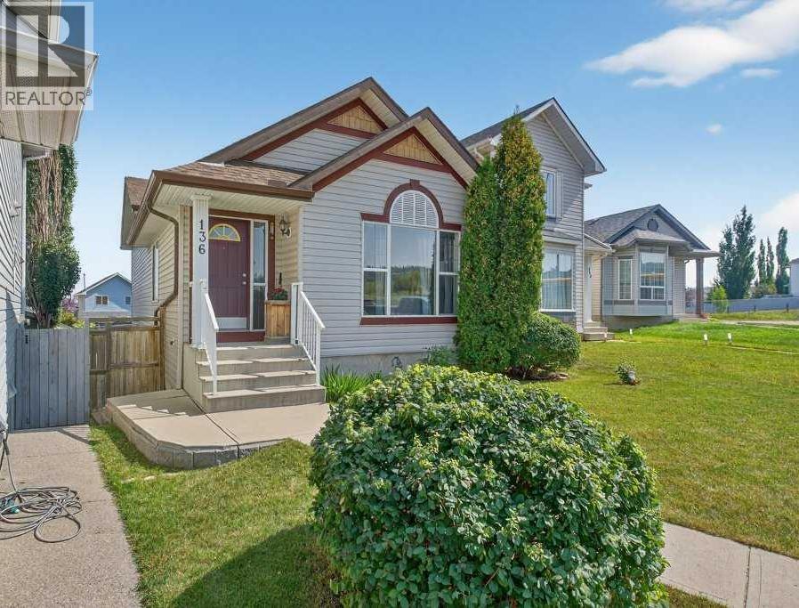 136 Hidden Hills Pl NW, Calgary, AB T3A 6E2