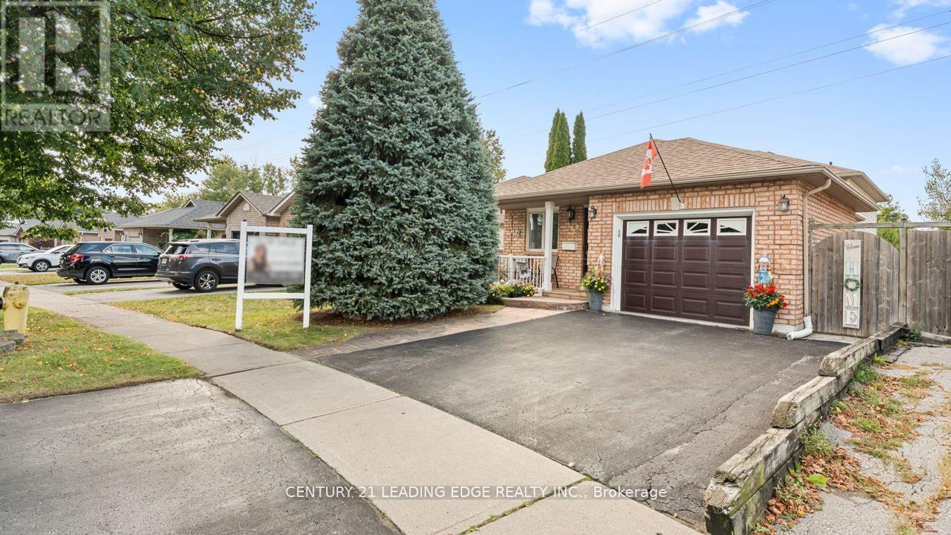 385 Compton Cres, Oshawa, ON L1G 8C7