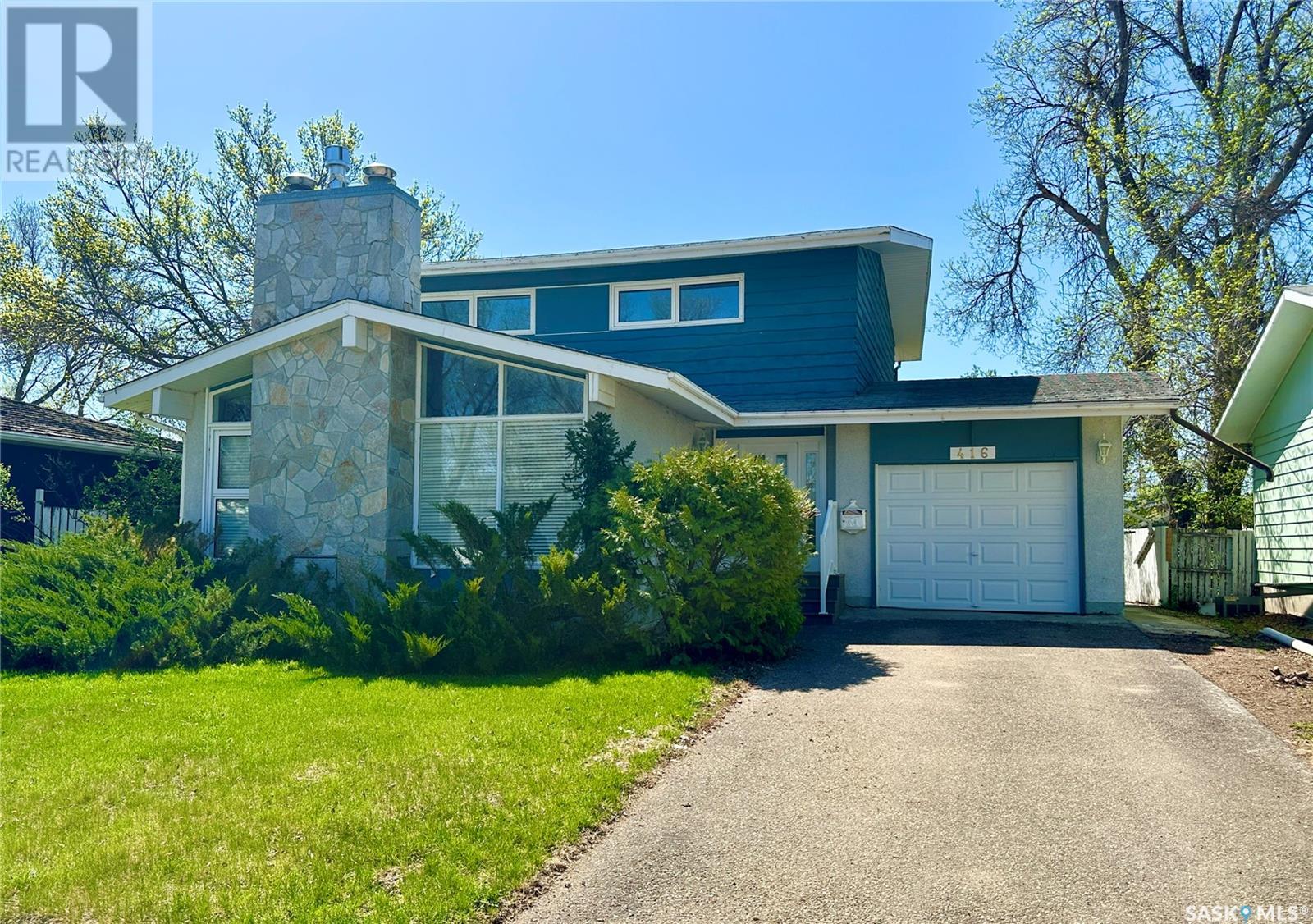 416 3 Avenue Northwest, Weyburn, SK S4H 1R1