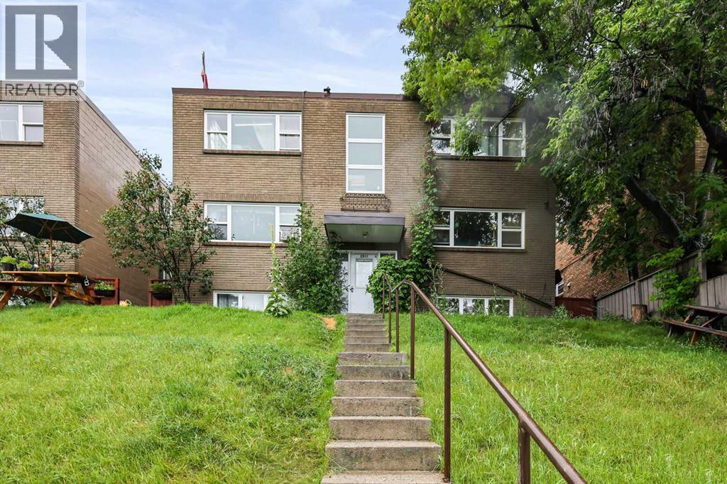 2311 17a Street Sw Unit 2, Calgary, AB T2T 4S3