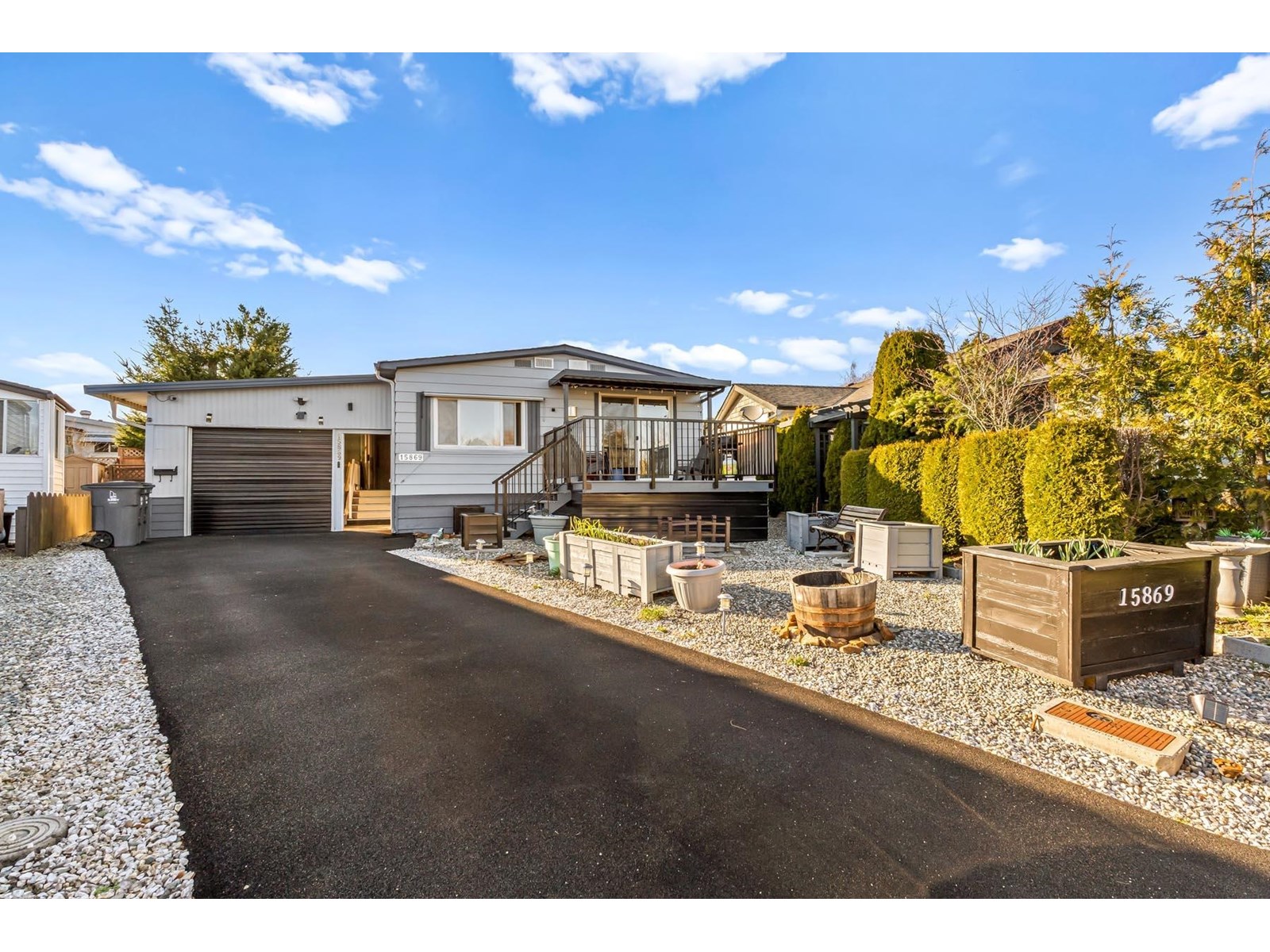 15869 Yorkshire Pl, Surrey, BC V4A 5K7
