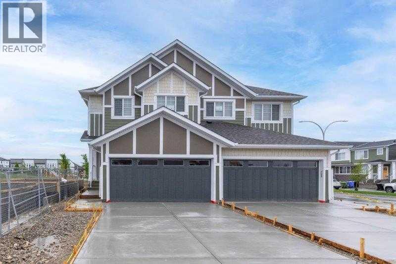 33 Walcrest Ln SE, Calgary, AB T2X 4L4