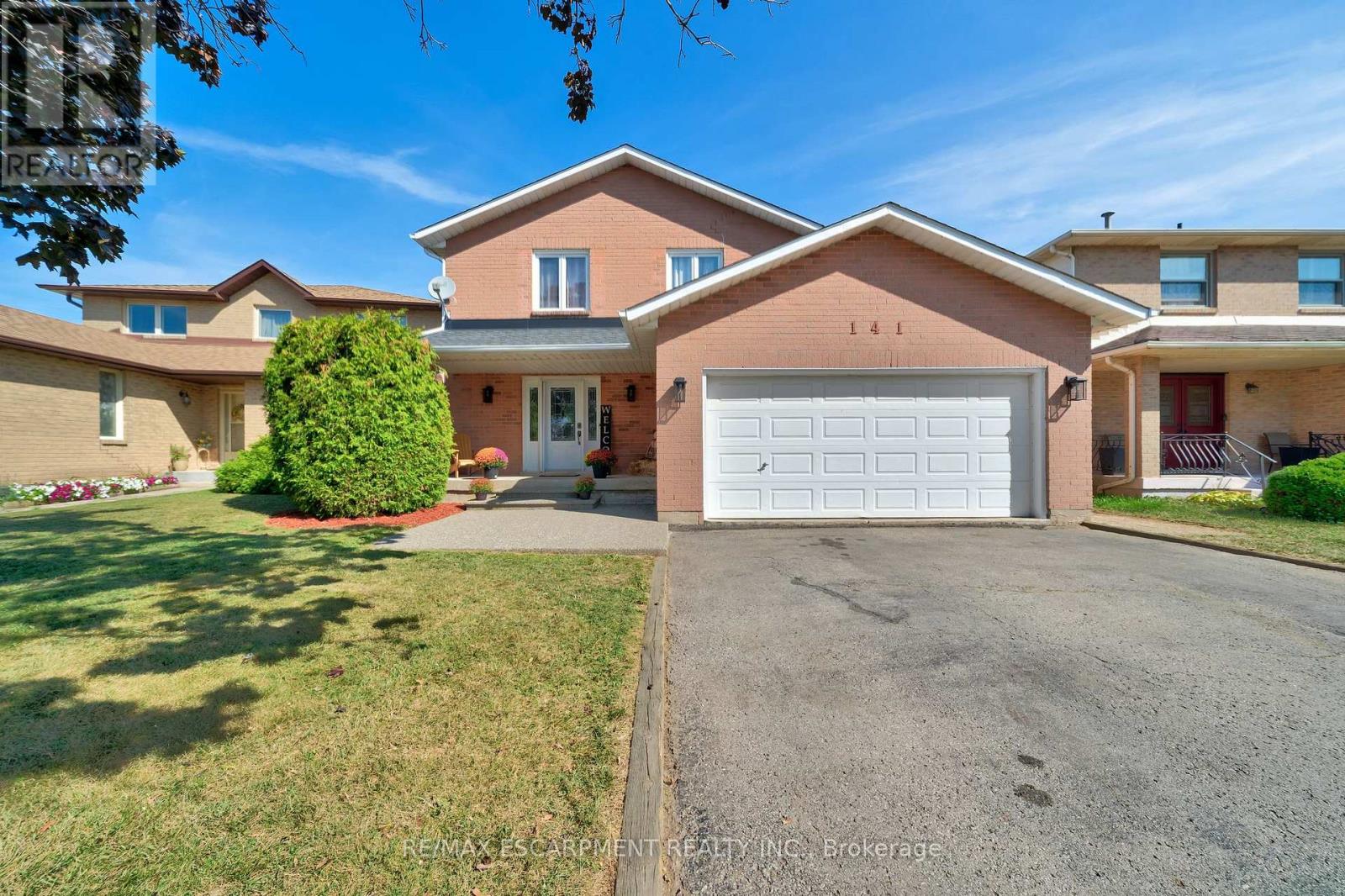 141 Templemead Dr, Hamilton, ON L8W 3G4