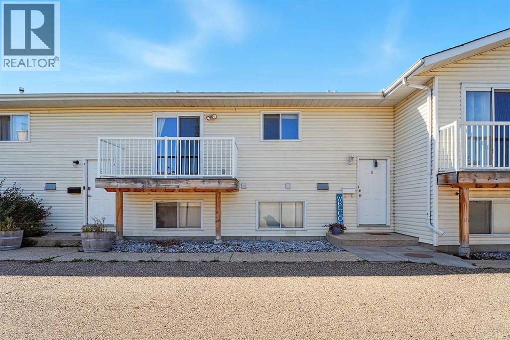 45 Cosgrove Crescent Unit 8, Red Deer, AB T4P 2Z6