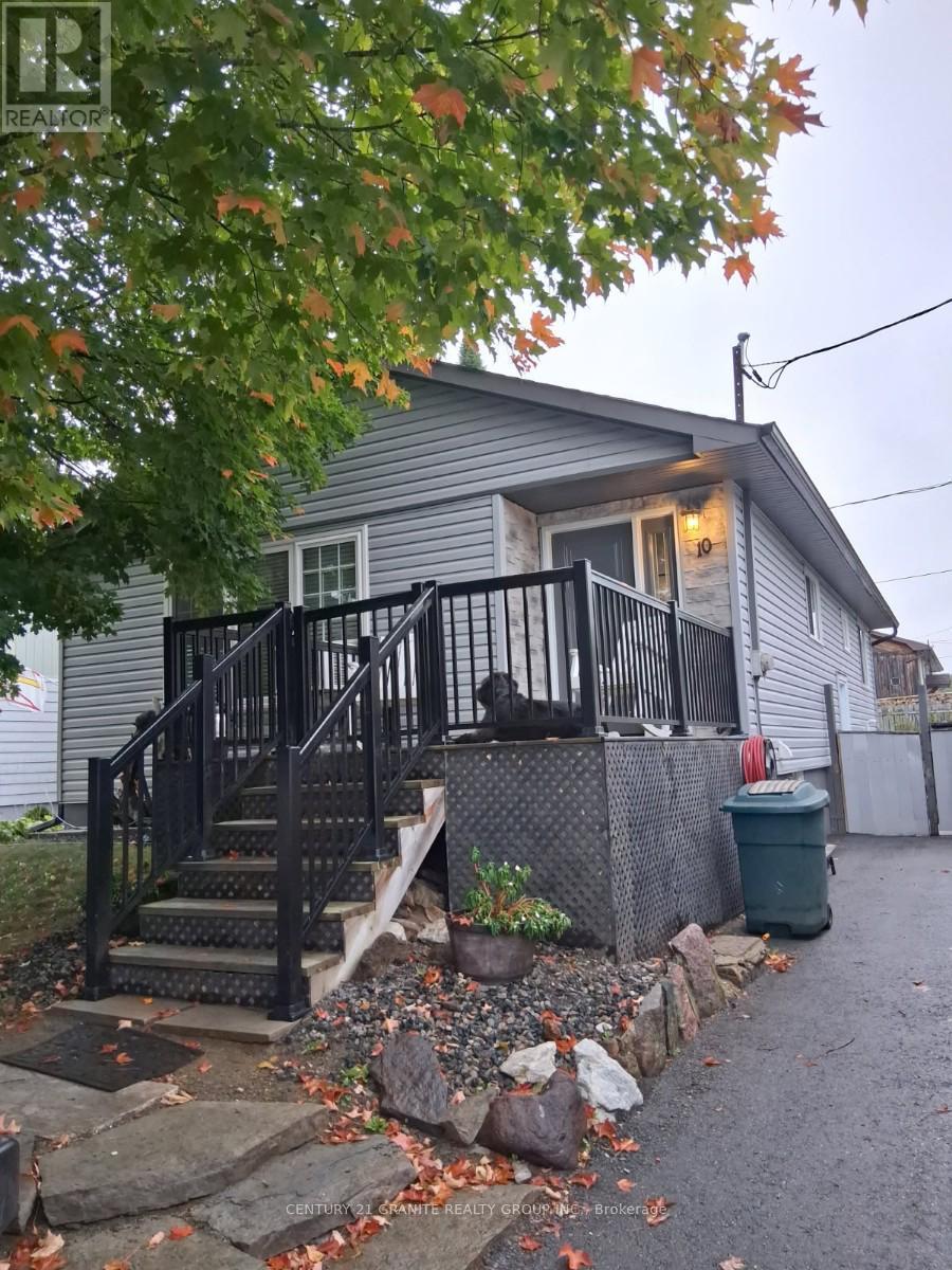 10 Magnolia St, Highlands East, ON K0L 1M0