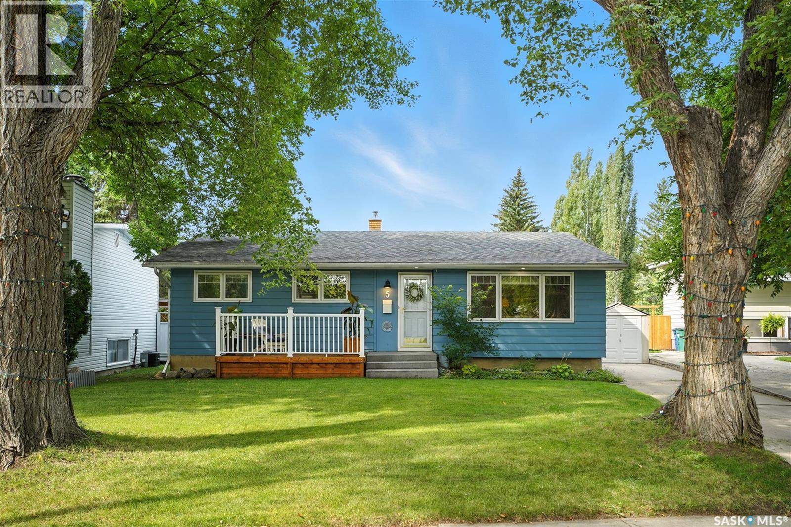 5 Potter Cres, Saskatoon, SK S7H 3L2