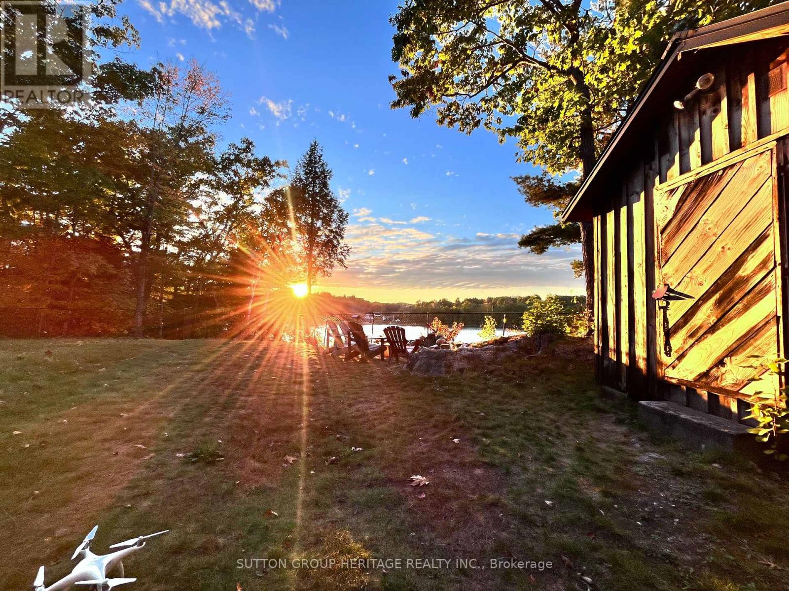 250 Younge Ln, South Frontenac, ON K0H 1W0