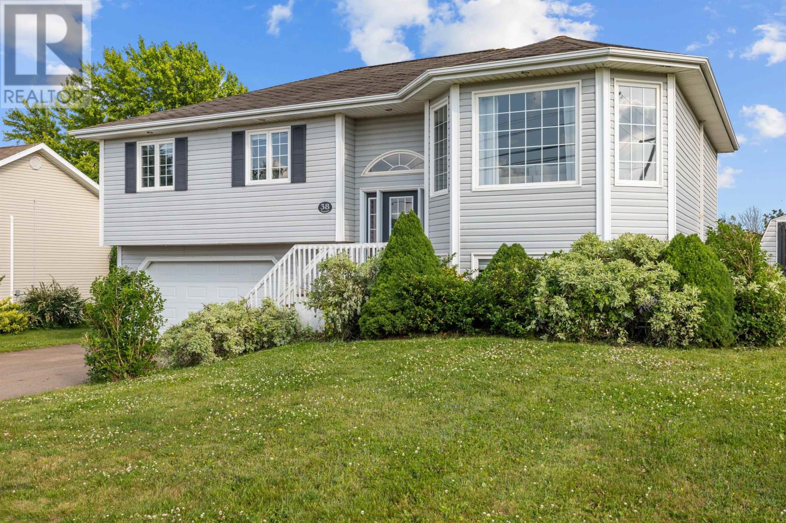 38 Commonwealth Ave, Charlottetown, PE C1E 2E9