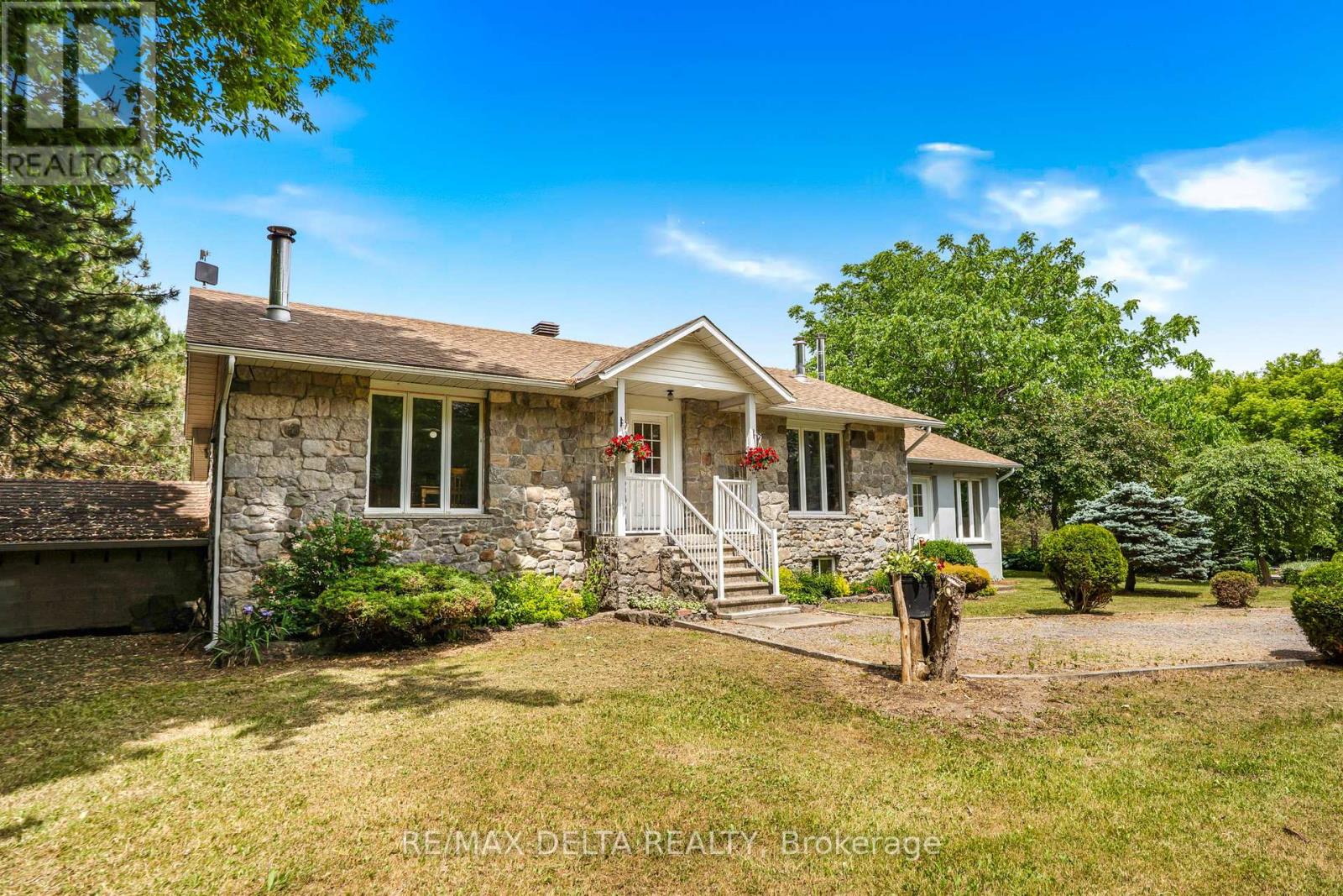 2685 Concession 7 Rd, East Hawkesbury, ON K0B 1P0