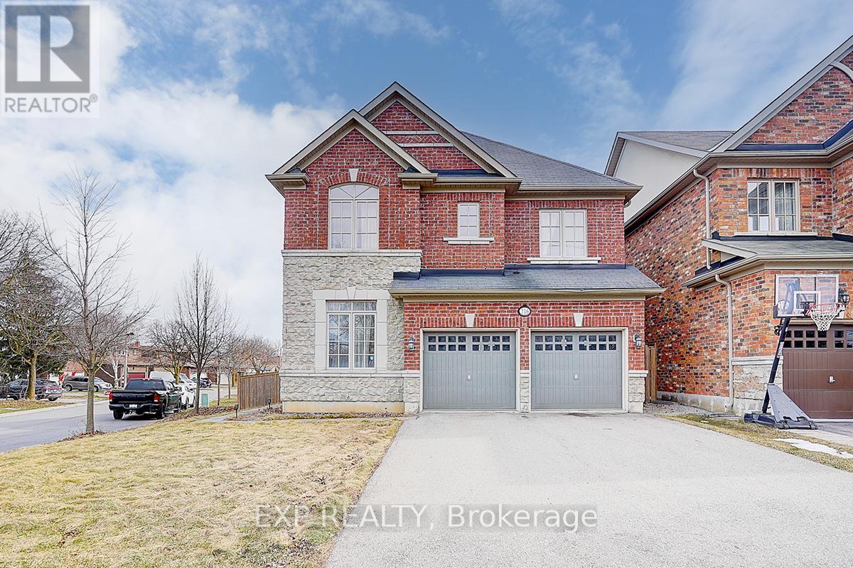 116 Dunlop St, Richmond Hill, ON L4C 2M4