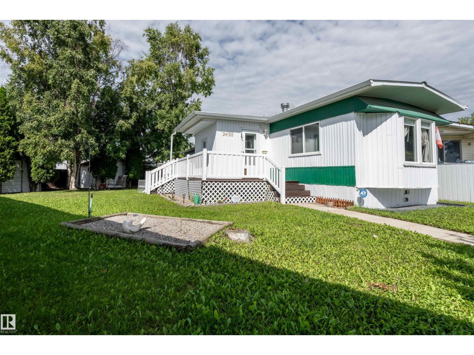 2438 Lakeview Ba NW, Edmonton, AB T5S 1T7