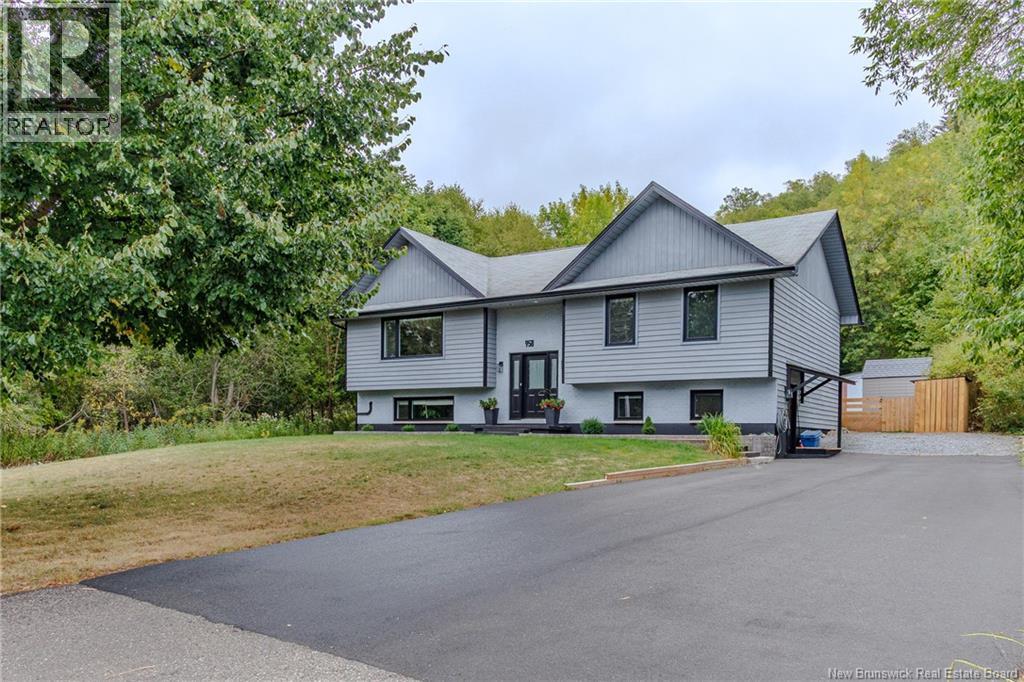 958 Kennebecasis Dr, Saint John, NB E2K 5A8