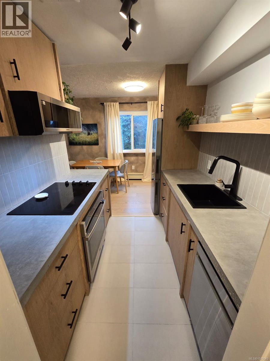 1975 Lee Ave Unit 212 Ave, Victoria, BC V8R 4W9