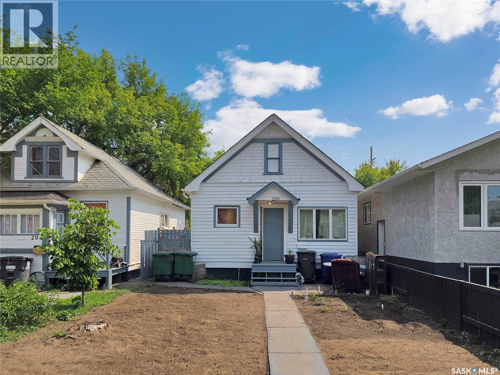 206 K Ave S, Saskatoon, SK S7M 2C8